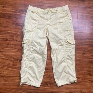 3/$25 Style & Co. Women's Light Yellow Cargo Capri Pants Size 10 Coastal Casual